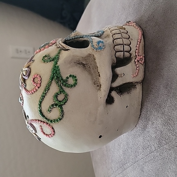 Skull - decorated - Picture 4 of 9